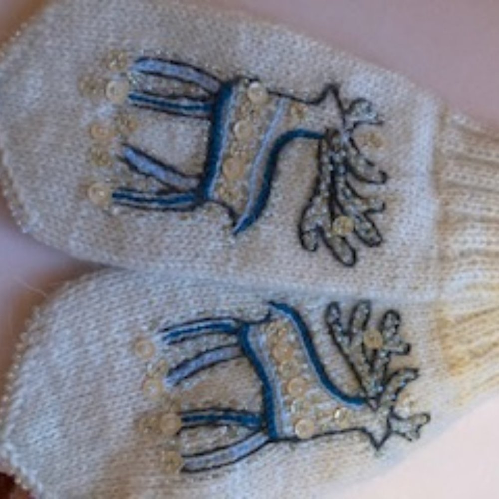 Reindeer Mittens, twinkle with bright sparkly appliqué.  Warm knit blend, OS